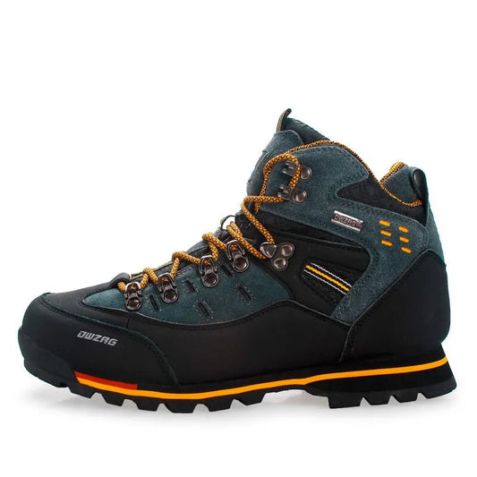 Rugged Winter Hiking Boots for Men - High-Top Design & Insulated Comfort.