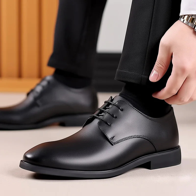 La Chaussure Idéale pour un Look Formel : Cuir Véritable et Lacets Sécurisés